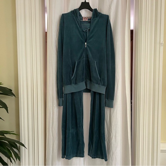 Juicy Couture Jackets & Blazers - Juicy Couture Teal Zip up jacket